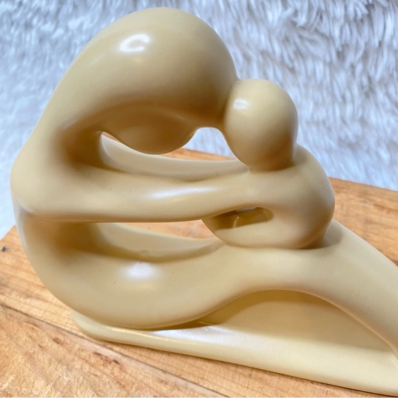 Signature Homestyles Mother And Child Figurine Statue - Picture 2 of 7